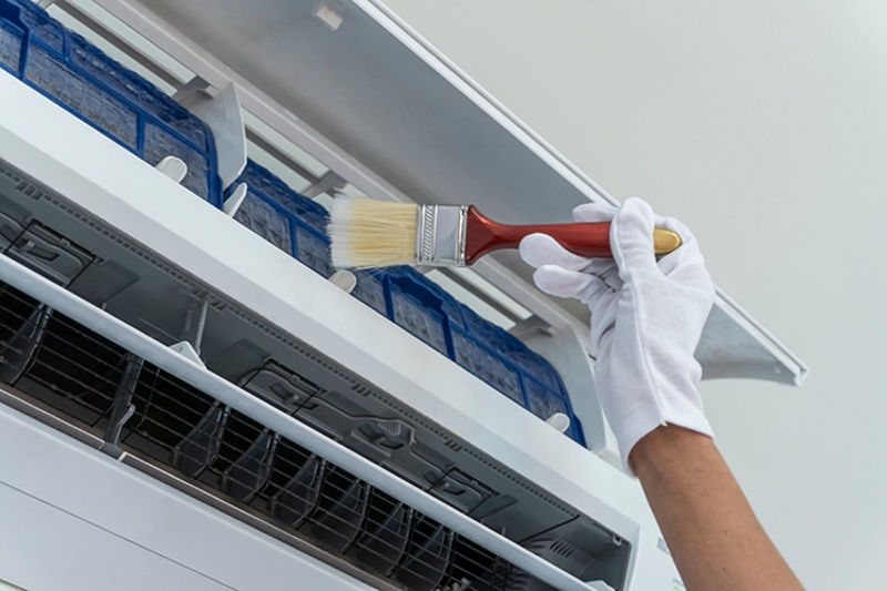 The Problem With Clogged Air Filters. Cleaning an air filter.